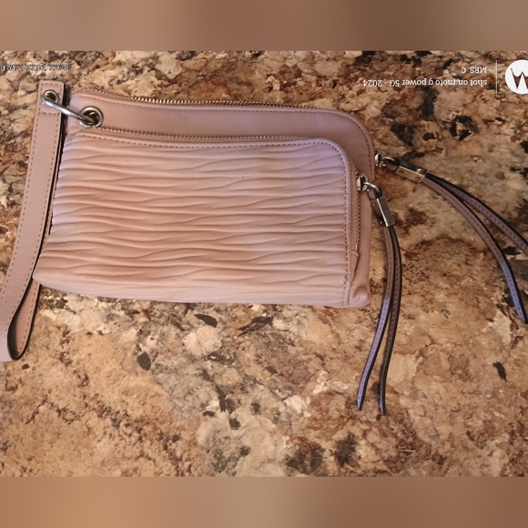 Simply Vera Vera Wang Purple Silver Lavender Wristlet Clutch. Authentic - Picture 1 of 7